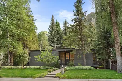 Image de Pet Friendly Aspen Oasis with Exceptional Location