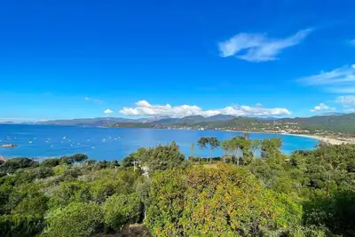 Woning In Calcatoggio Panoramisch Uitzicht op zee en Bergen. Zandstand 200 m
