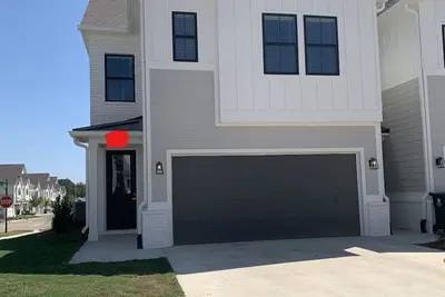 Image de Cozy Southern Retreat #2: 3 Bedrooms with 3. 5 Baths, Near Square & Ole Miss