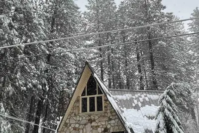 Image de Family Chalet- Hot Tub, Pets, Arcade Game, FirePit