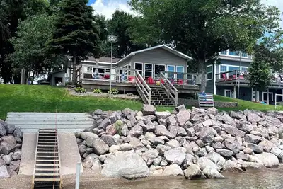 Image de Vacation Haven on Lakefront Property!