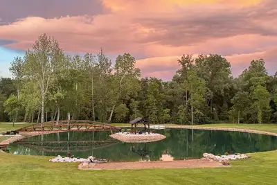 Image de Black Fork River front fully functioning Camper