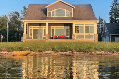 Image de The most Charming cottage in the U. P. with 4 bedrooms & WiFi, on Lake Milakokia