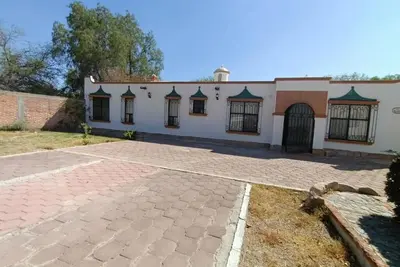 Image de Excelente Casa de Espacios Amplios, Para Reuniones Familires y de Amigos
