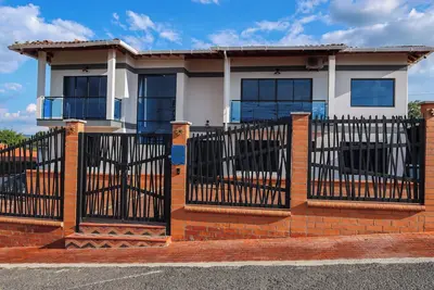 Image de Phenomenal 4-bedroom house with pool, with WiFi in Tres Puertas