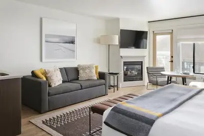 Image de Adventure-Ready Lodge w/ Private Ski Lockers & Steps from Gondolas