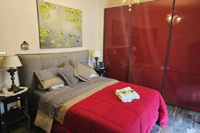 Image de Stylish, quiet apartment facing Metro. For every vacation need