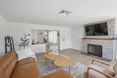 Image de Cozy 3b1b home 5 min to airport with Ac, WiFi, Parking!