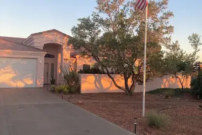 Image de Cozy 3-bedroom house in Page with onsite parking for 4 vehicles with trailers.