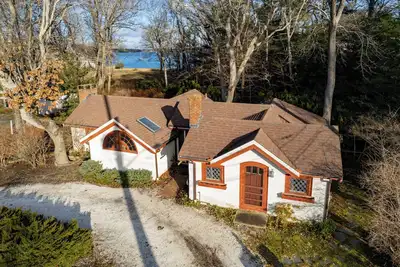 Image de Ocean View Cottage - Pet-Friendly