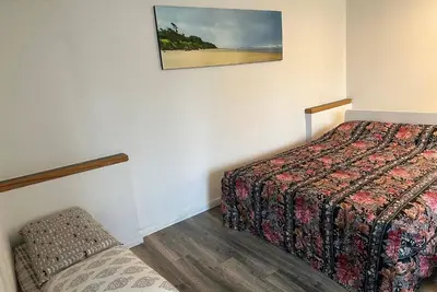 Image de Bedroom Located in Burnaby (Metrotown Area)