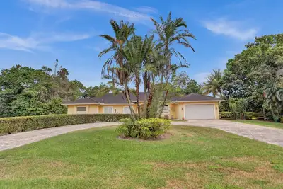 Image de Beautiful spacious villa, close to entertainment, shopping, Miami/ FtLauderdale