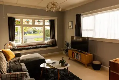 Image de Magnolia Cottage- cosy and stylish. Fully fenced for children and your familypet