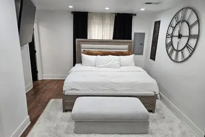 Image de Charming 3-bedroom house in brilliant Chicago with WiFi, Ac, plenty of sleeping.