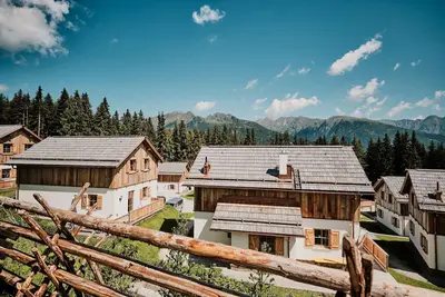 Image de Familienurlaub am Fanningberg Wanderwege und Pisten Direkt vor der Chalet - Tür
