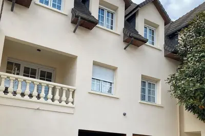 Image de Grand Appartement F4 dans une belle villa Paris-le Bourget