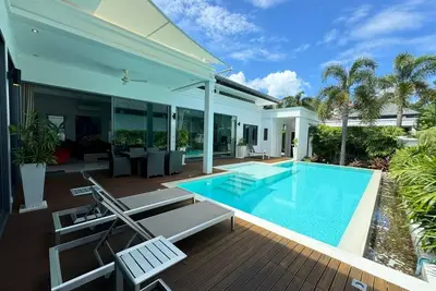 Image de Tranquil Paradise Villa: Private Pool & 2 Bedrooms in Rawai