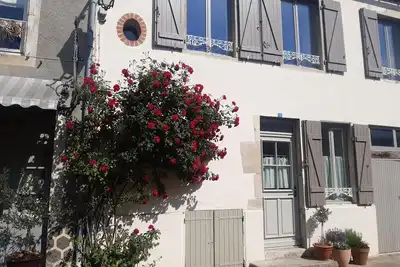 Image de Maison authentique avec jardin clos, verrière et vélos à Charroux