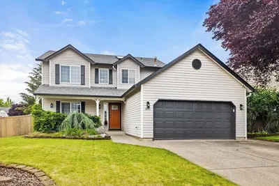 Image de Modern + Bright 3br | Patio + Grill