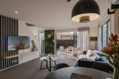 Image de One of a Kind, a true Gem!