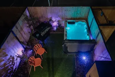 Image de High Roller Luxury Casino Suite & Hot Tub