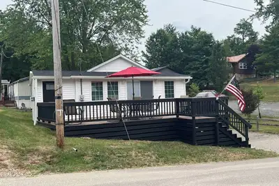 Image de Cozy 2-bedroom cabin at Seneca Lake, Ohio with Ac, WiFi