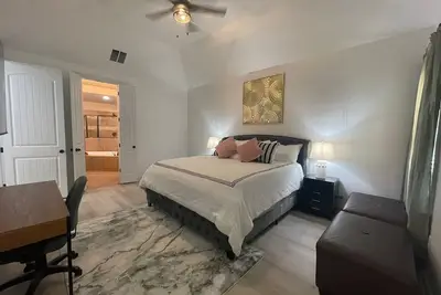 Image de Monthly Stays-Memorable Newly Remodeled, 5-Br -Home with lots of Space.