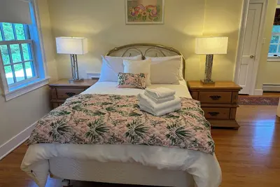 Image de Charming 4Bds+1crib house with patio Amherst Center