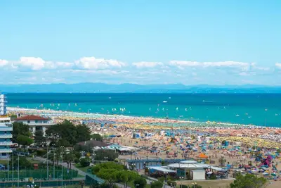 Image de Appartement fonctionnel proche de la plage avec jardin