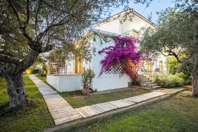 Image de Myrtia Olive Hideaway - Rustic Retreat w\/ Private Garden
