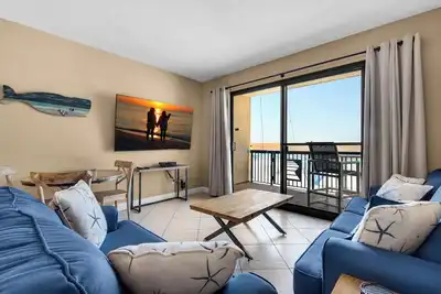 Image de ☀️Beach Front I Ground Floor I Indoor/Outdoor Pool I Sauna I 1br SunDestin 102☀️