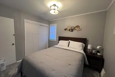 Image de Charming 3-bedroom house with Ac and WiFi in welcoming Milwaukee