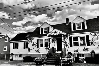 Image de In home mini wing private space. 💜Stay at Hal's Salem, Ma