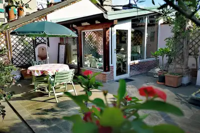 Image de Cosy apartment with garden terrace, close to the central station and city center