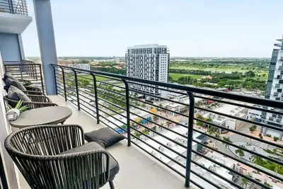 Image de Modern Comfort: Doral 2br Haven