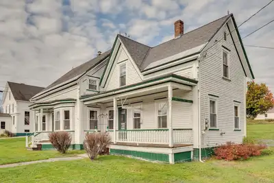 Image de Spacious, family friendly 5-bedroom home in Pittsburg village with trail access.