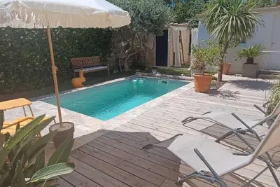 Image de Maison avec terrasse, piscine, 3 chambres pour 4 adultes Ă 15 mn des plages.