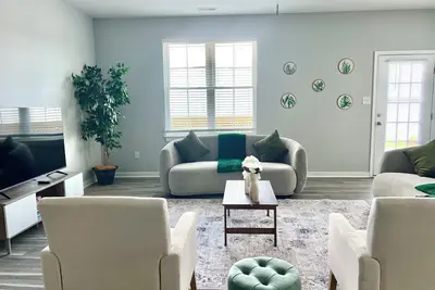 Image de Spacious 5bd 5. 5ba house in the Heart of Richmond