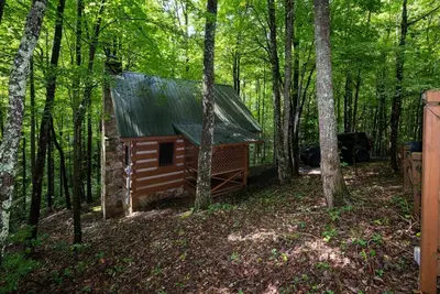 Image de Blue Heaven-Quaint, cozy, authentic log cabin