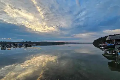 Image de Lakefront Living - Brand New 2-Bedroom Suite\n