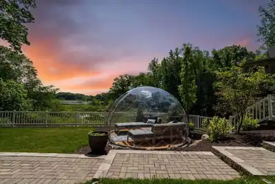 Image de Lake retreat with unique dome near Indiana Dunes