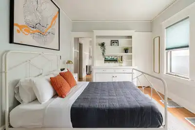 Image de Foodie Hotspot • Walk Everywhere • 1br Retreat