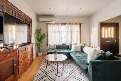 Image de 1922 Craftsman Compound in Laurelhurst - Sleeps 16