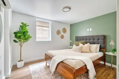 Image de Retro Hideaway - Trendy Location - 2br - Sleeps 4