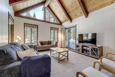 Image de Ski, Fish & Hike: Truckee Gem 4 Mi to Donner Lake!