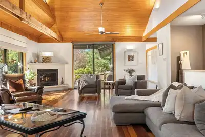 Image de Maple Manor - The Vintage Holiday Houses