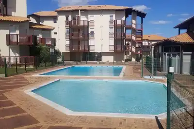 Image de Appartement rénové au pied du lac, proximité de l'océan et des commerces