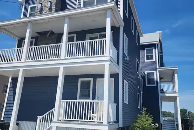 Image de Clean-Cozy-Comfy. Steps to the Ocean in Salisbury Beach!