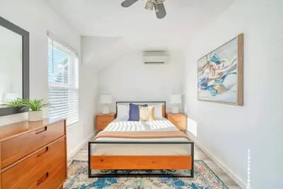Alberta Arts Luxury, Sleeps 8, Walk Score 99