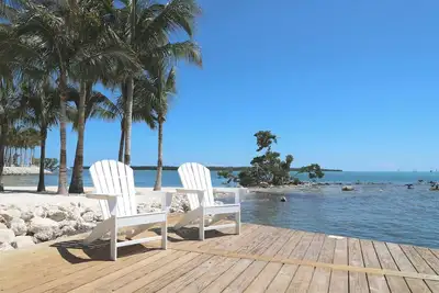 Image de 2 Oceant Front Room w/ Own Balcony | Short Drive to Seven Mile Bridge